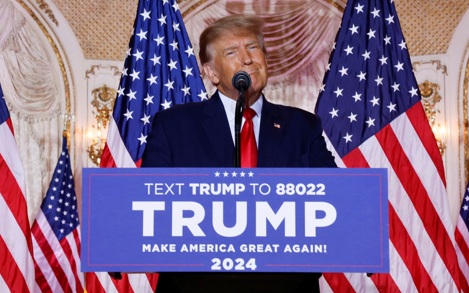 الرئيس الأميركي السابق دونالد ترمب خلال إعلانه الترشح للسباق الرئاسي في عام 2024، مارالاجو، فلوريدا 15 نوفمبر 2022 - REUTERS