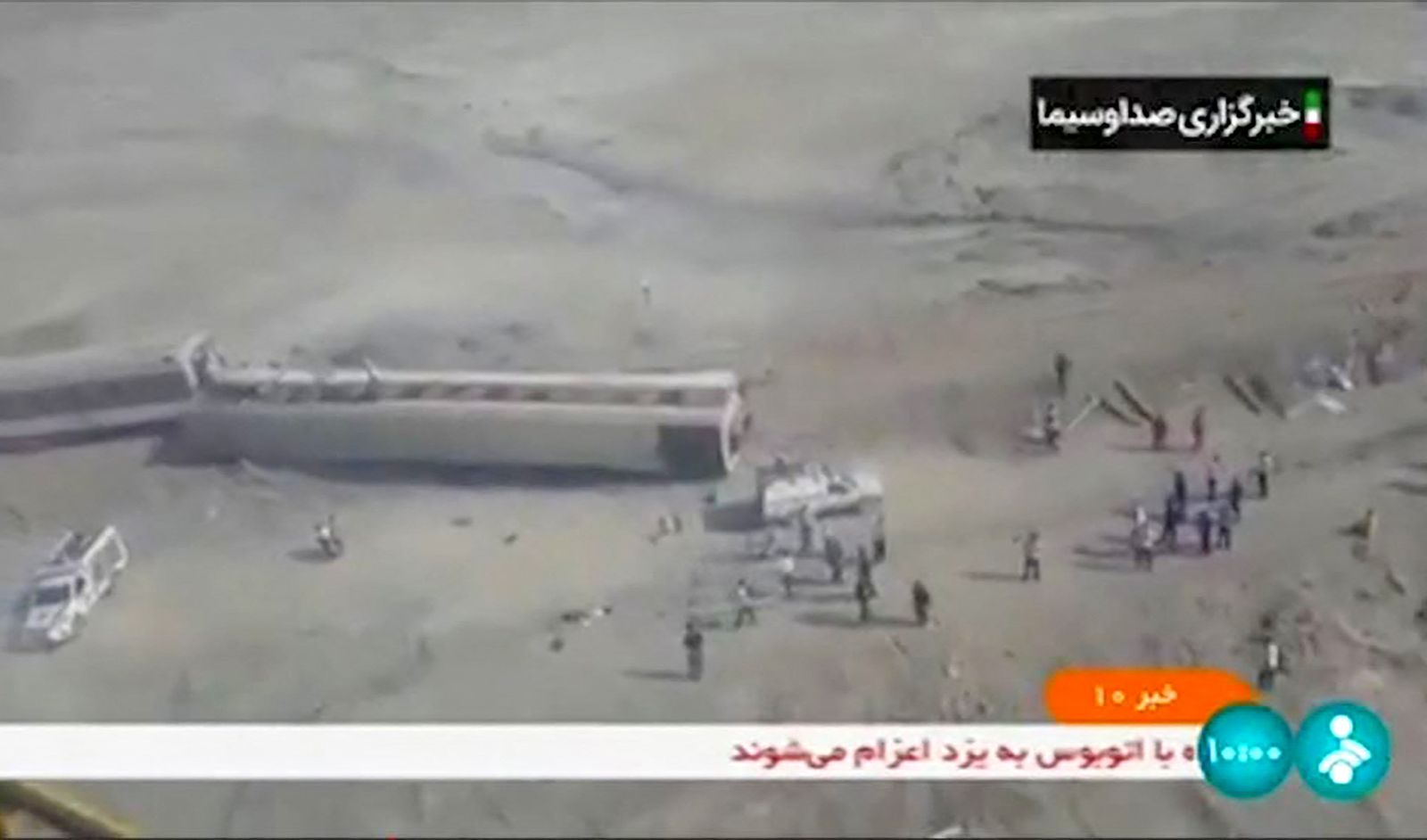 This image grab taken from footage released by the state television Islamic Republic of Iran Broadcasting News (IRIBNEWS) shows a train which derailed on June 8, 2022 near Tabas on the line between the Iranian cities of Mashhad and Yazd. - More than a dozen people were so far reported killed in central Iran's railway accident, state media reported. (Photo by Christina ASSI / IRIBNEWS / AFP) / RESTRICTED TO EDITORIAL USE - MANDATORY CREDIT 