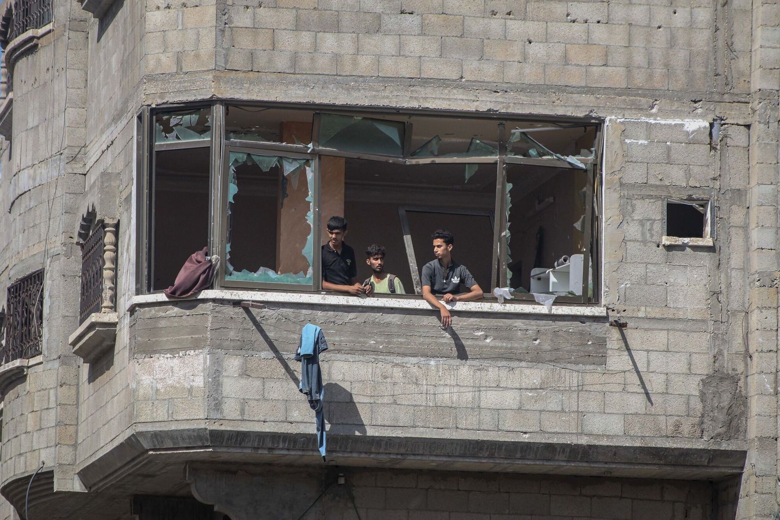 Palestinians at the site of an Israeli strike on buildings in Nuseirat refugee camp, central Gaza, on Saturday, June 8, 2024. The Israeli military freed four hostages held by Hamas in Gaza on Saturday as part of a major assault on the central city of Nuseirat and at least 210 Palestinians, including children, were killed in heavy fighting, the Hamas-run government media office said. Photographer: Ahmad Salem/Bloomberg