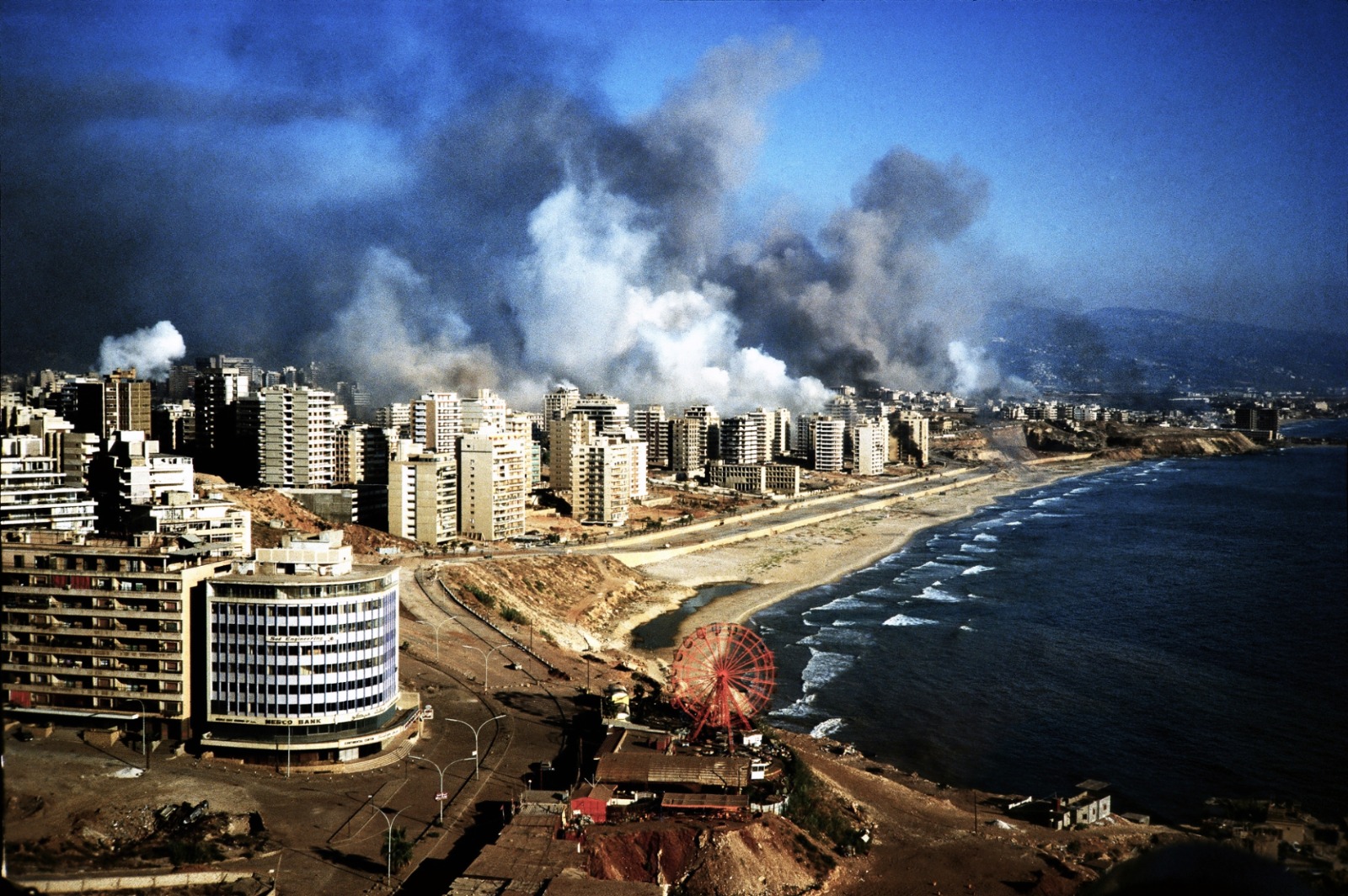 قصف إسرائيلي على مناطق في غرب بيروت أثناء الاجتياح الإسرائيلي للبنان، 30 يوليو 1982