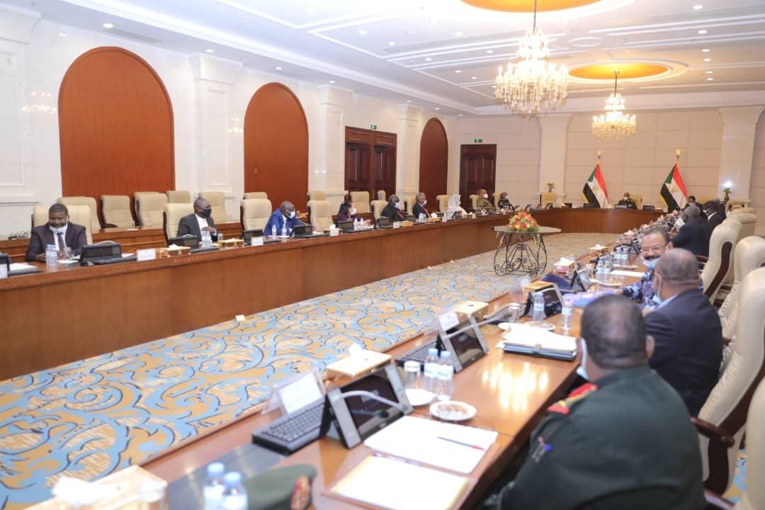 جانب من اجتماع مجلس الأمن والدفاع السوداني في الخرطوم الاثنين 5 أبريل 2021 - سونا