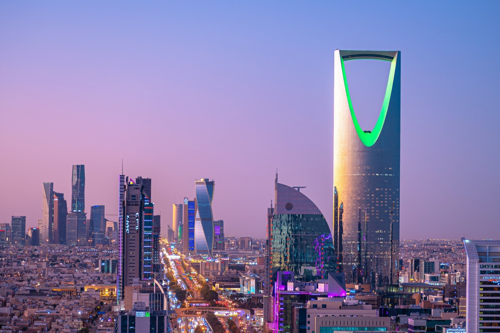أبراج ومعالم العاصمة السعودية الرياض - Shutterstock
