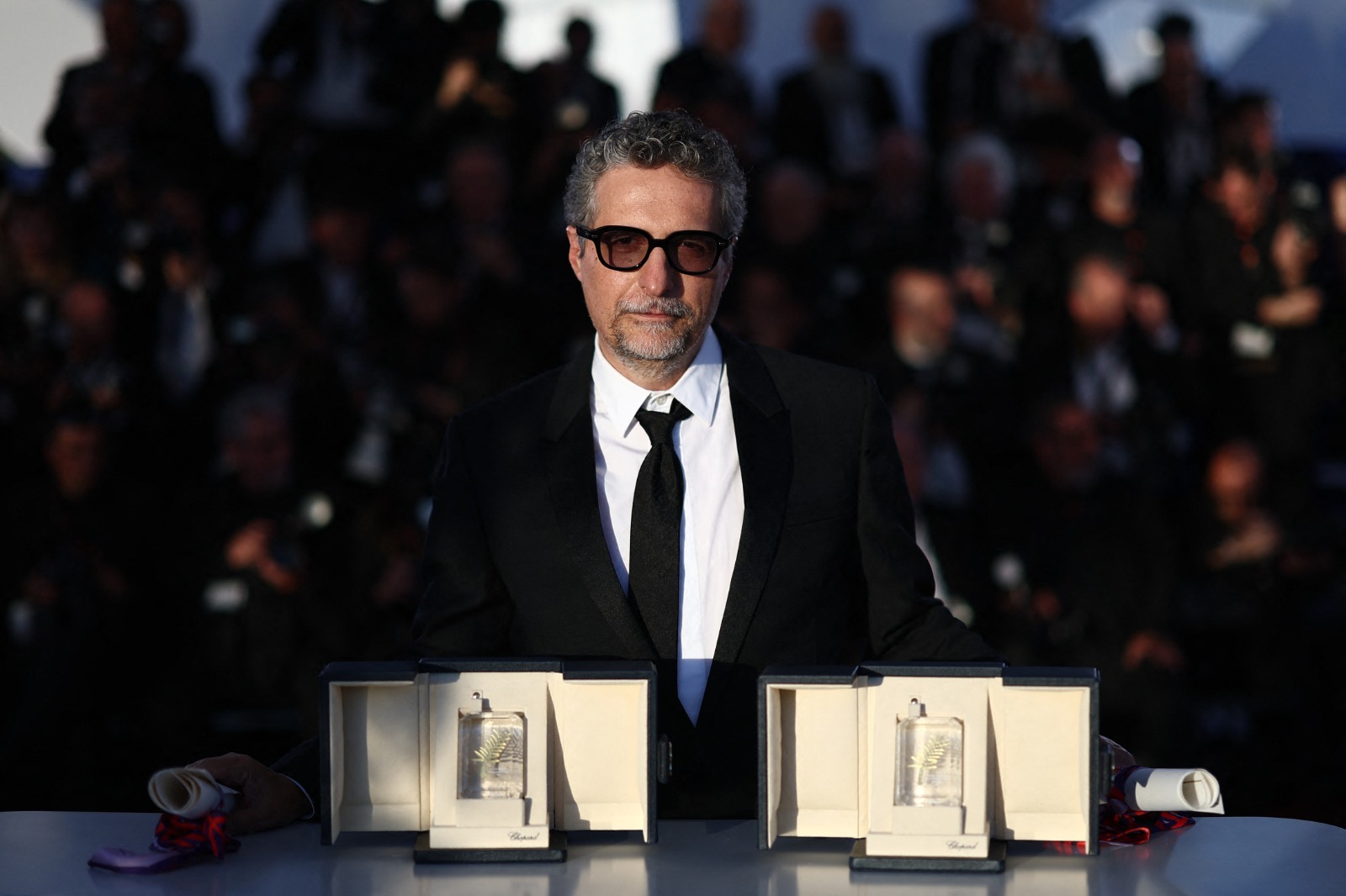كليبر ميندوسا فيليو يفوز بجائزة أفضل مخرج عن فيلم العميل السري الذي نال أيضاً جائزة أفضل ممثل لصالح فاجنر مورا. 24 مايو 2025