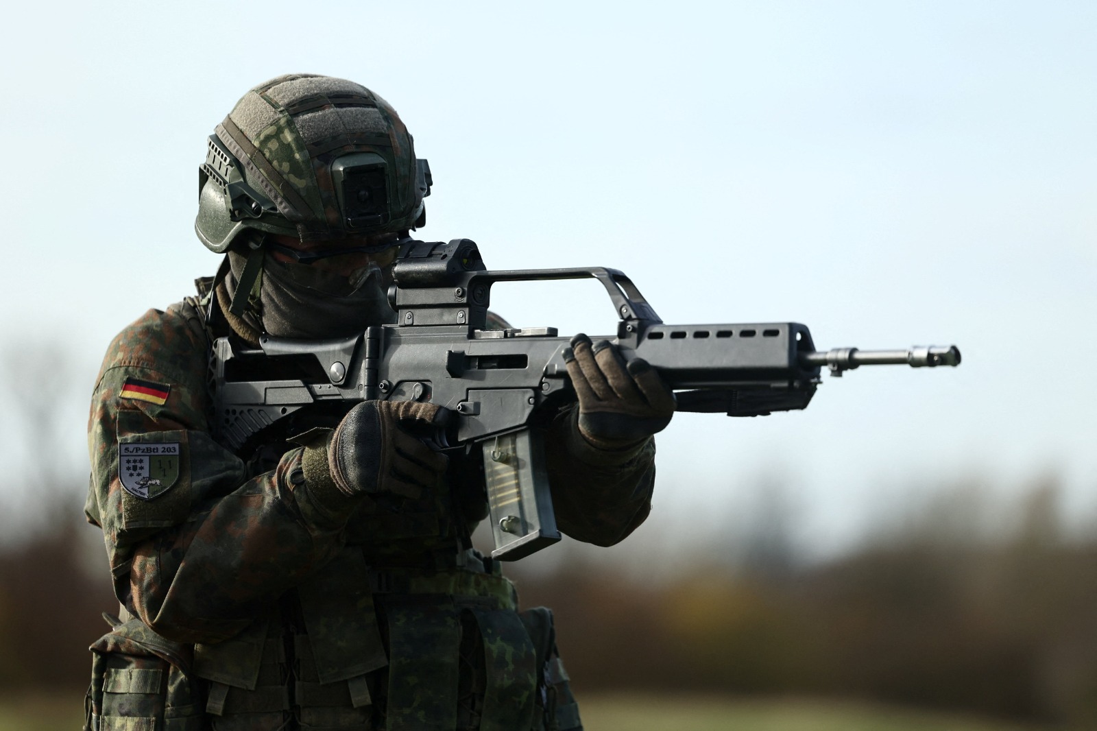 جندي ألماني خلال التدريبات بالتعاون مع حلف الناتو مقاطعة آلين. 13 نوفمبر 2025