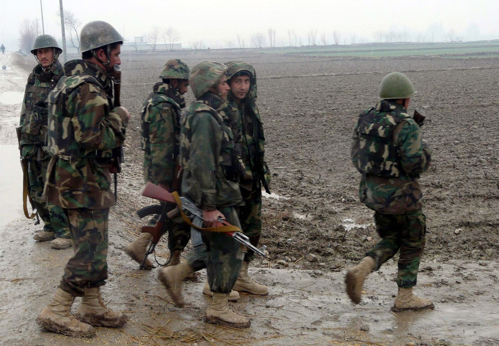 عناصر من الجيش الأفغاني في ولاية قندور 14 يناير 2009 - REUTERS