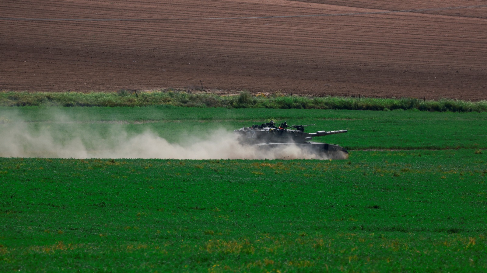 مناورات دبابة إسرائيلية بالقرب من حدود قطاع غزة. 21 مارس 2024