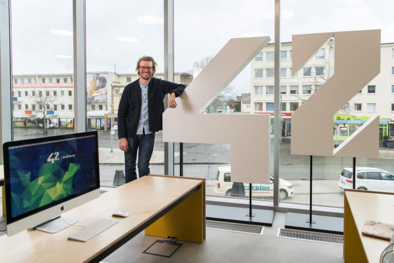   ماكس سينجس في فولفسبورغ - Bloomberg