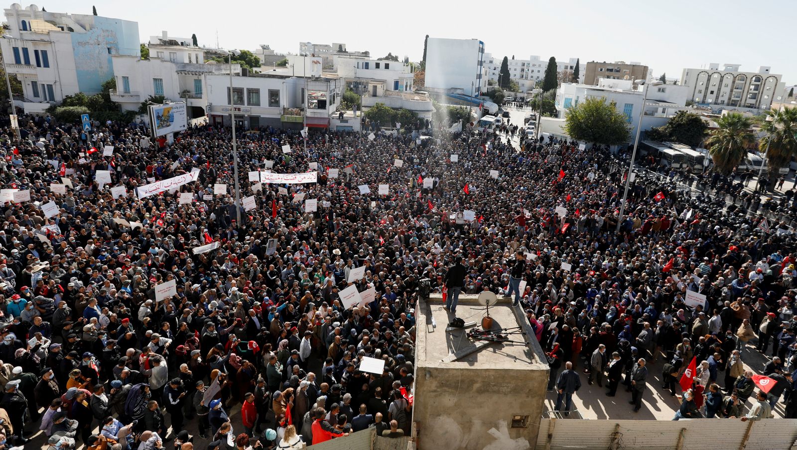 جانب من الاحتجاجات التي شهدت العاصمة التونسية - 14 نوفمبر 2021 - REUTERS