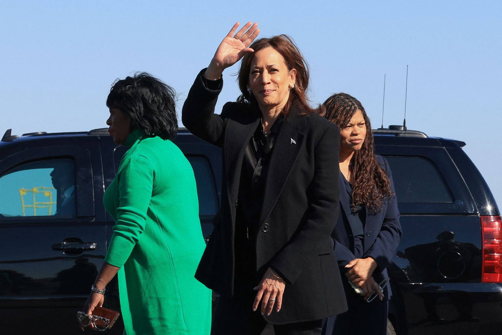 Democratic presidential nominee Vice President Kamala Harris gestures after arriving at Philadelphia International Airport, in Philadelphia, Pennsylvania, U.S., October 23, 2024. REUTERS/Kevin Mohatt