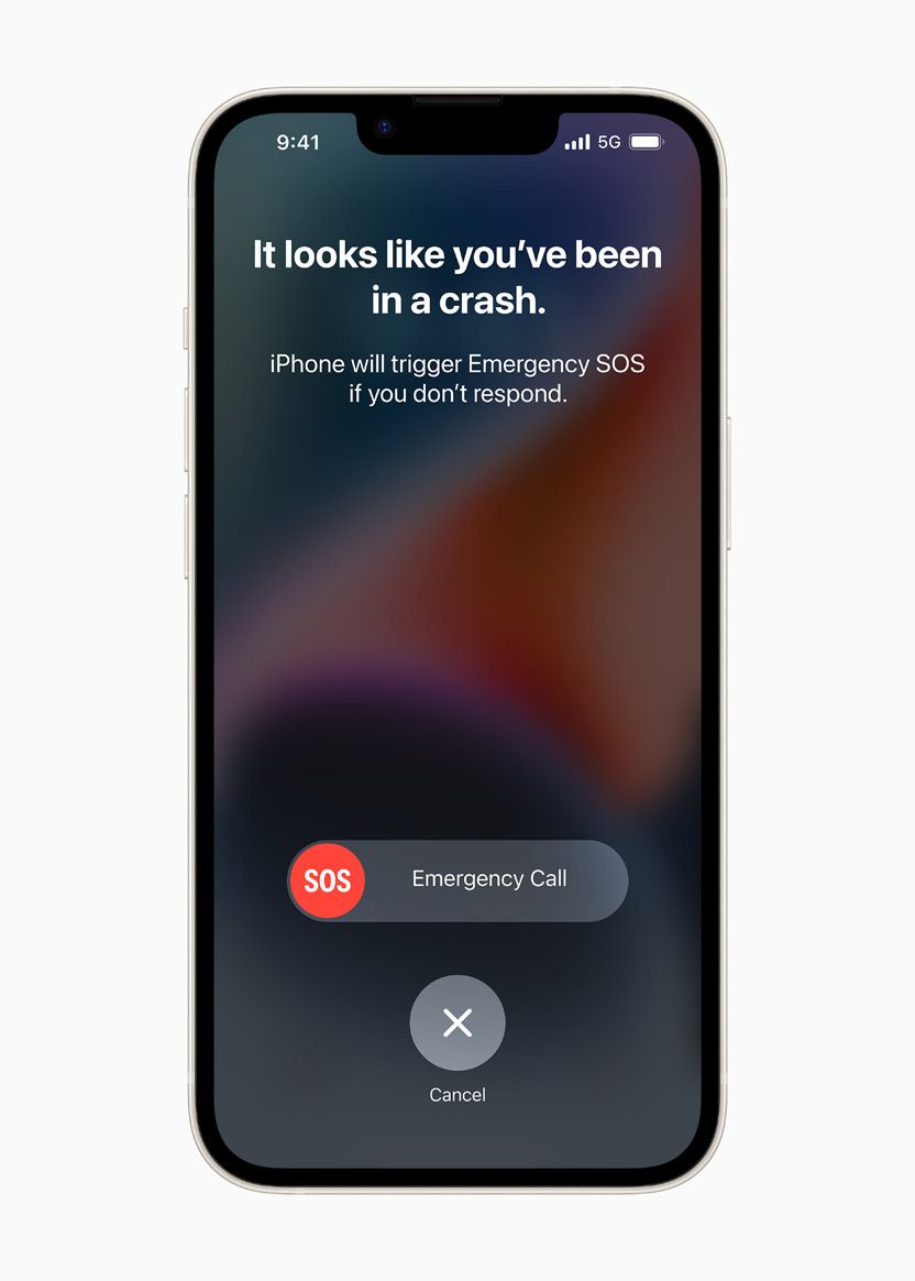 ميزة Crash Detection على هواتف آيفون 14 - Apple