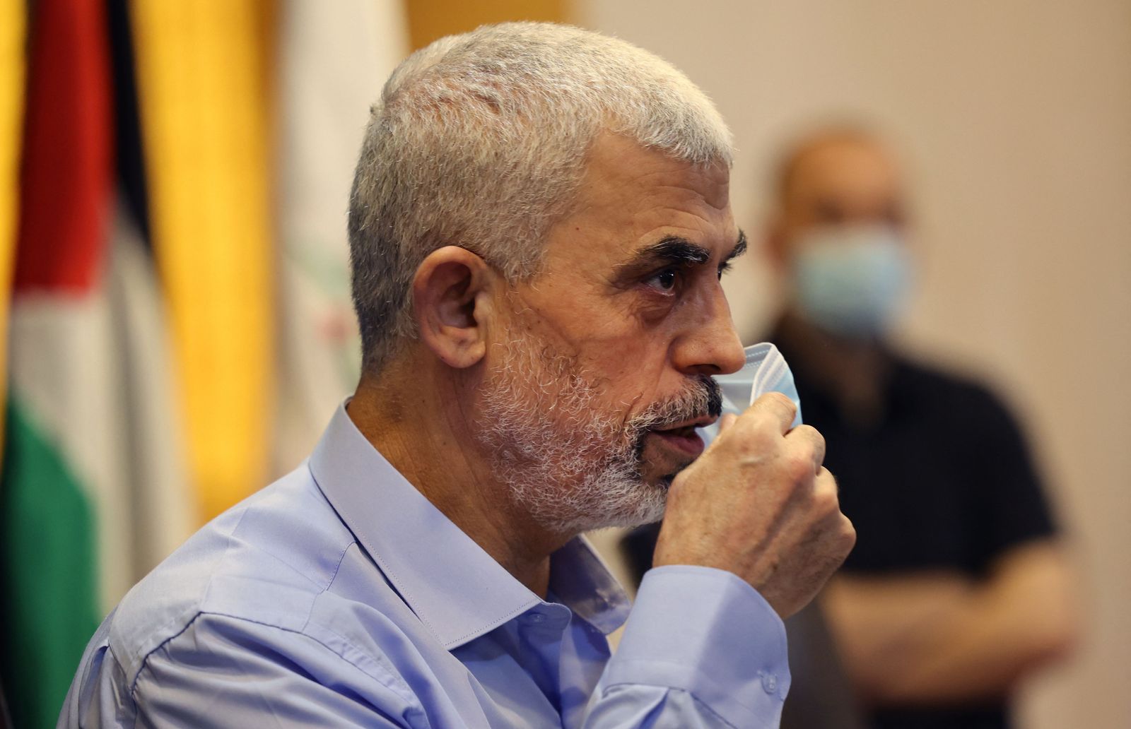يحيى السنوار رئيس حركة حماس يحضر مؤتمراً صحفياً في غزة، 26 مايو 2021 - AFP