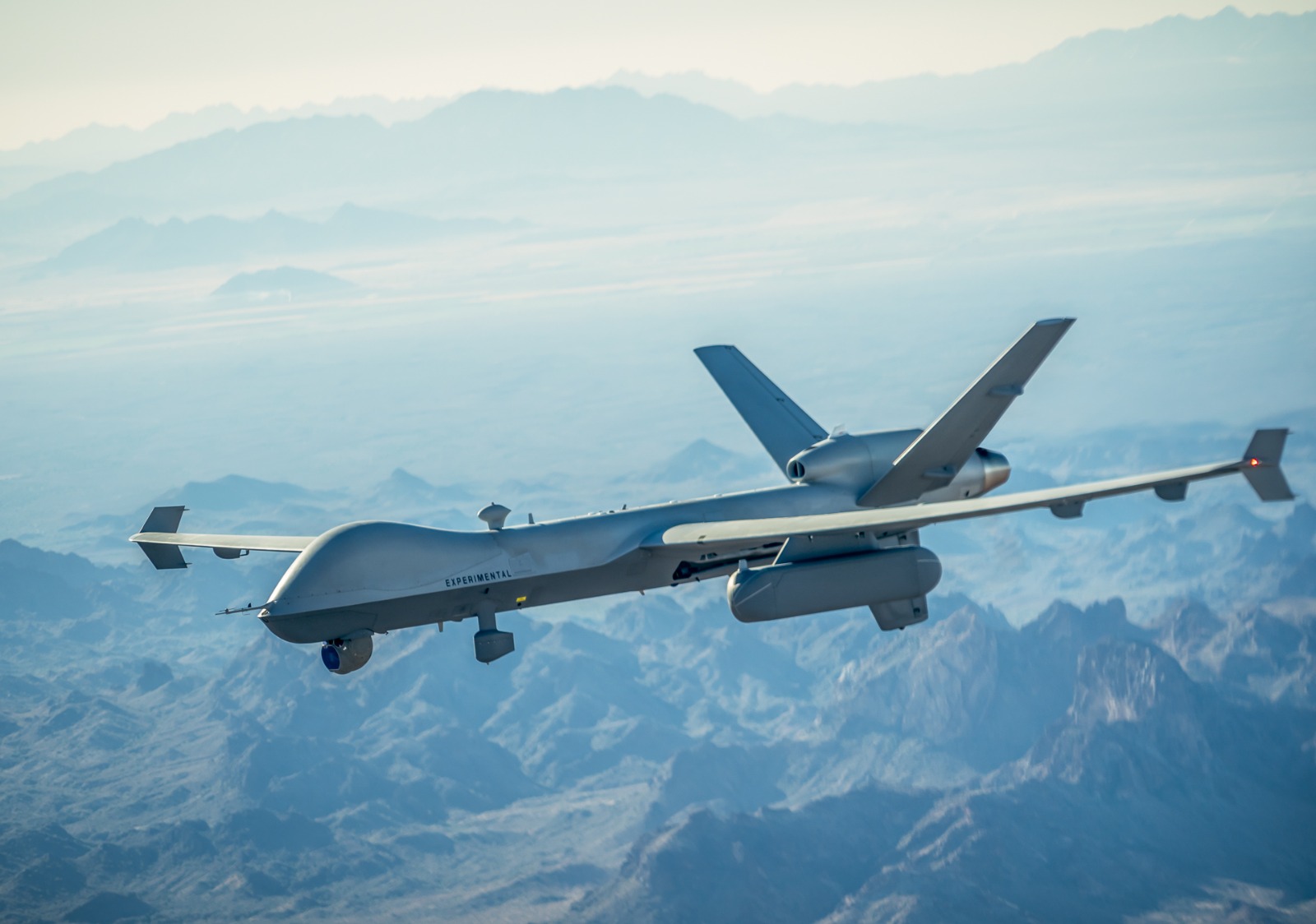 طائرة مسيرة من طراز MQ-9 تصنعها شركة General Atomics تحلق خلال تجربة طيران