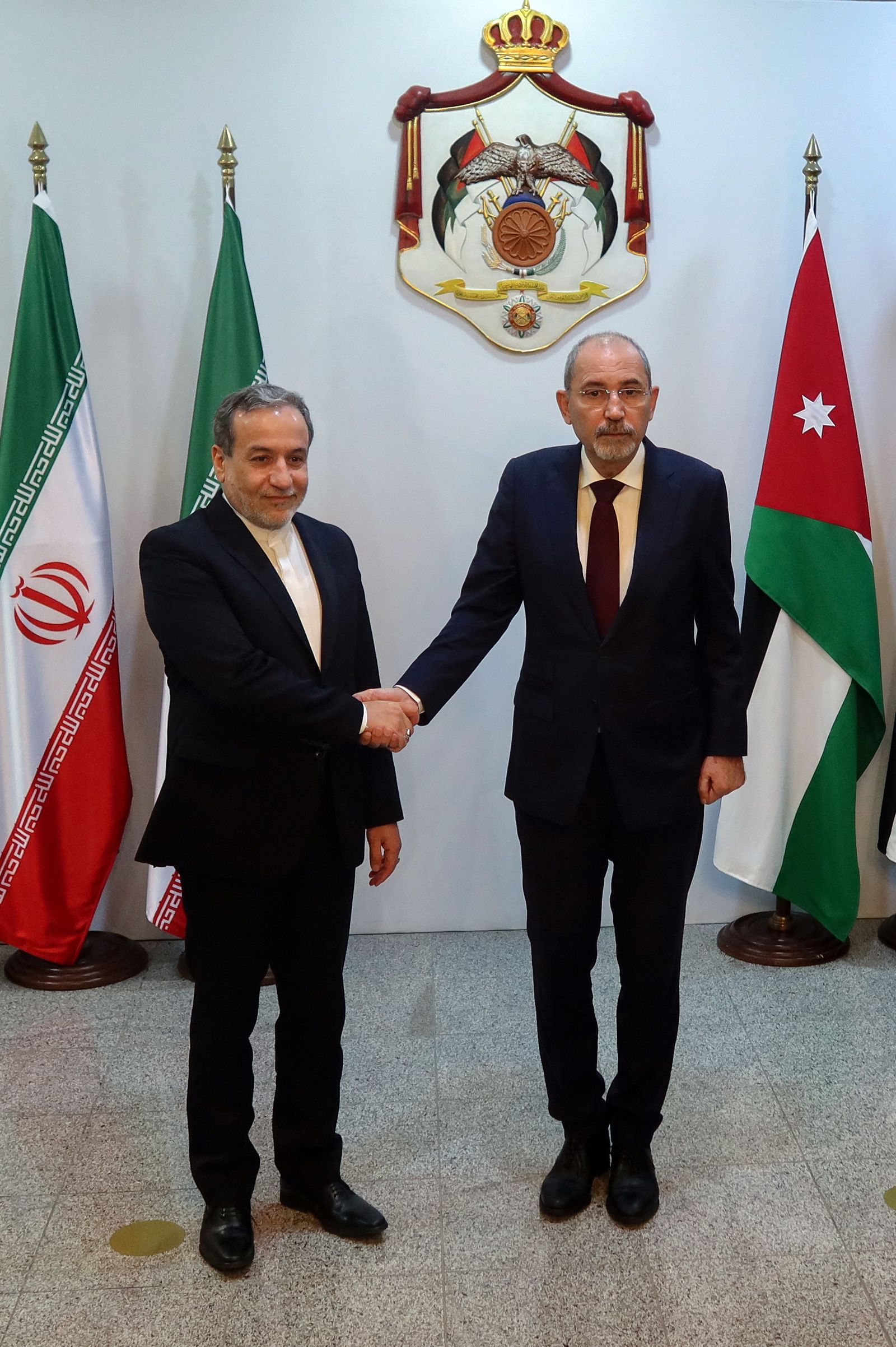 Jordan's Foreign Minister Ayman Safadi meets with Iran's Foreign Minister Abbas Araqchi in Amman, Jordan October 16, 2024. REUTERS/Jehad Shelbak