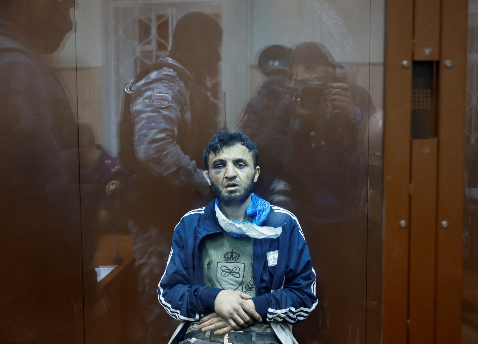 مشتبه به في الهجوم على قاعة للحفلات الموسيقية في موسكو يمثل أمام محكمة مقاطعة باسماني. 24 مارس 2024