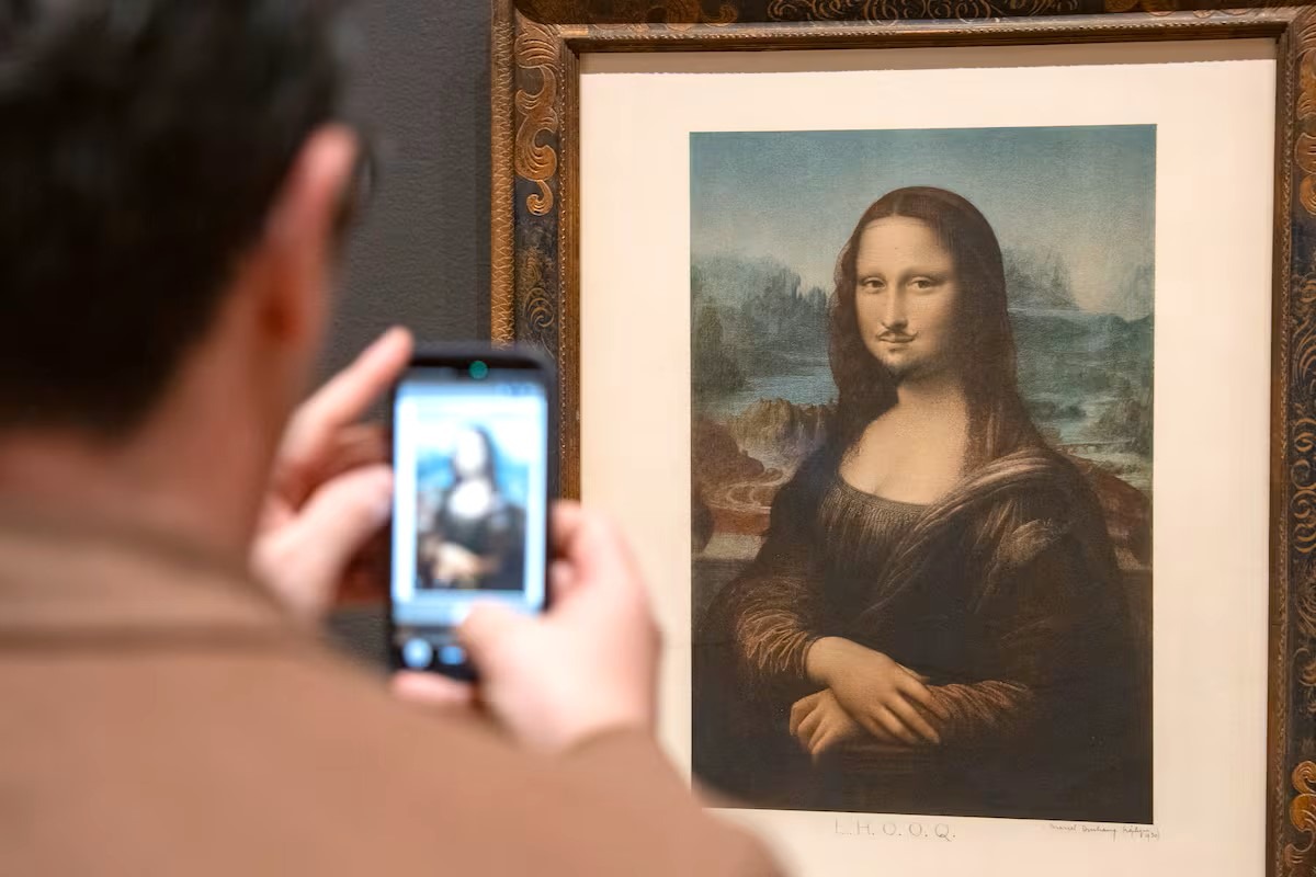 لوحة موناليزا للفنان مارسيل دوشامب.