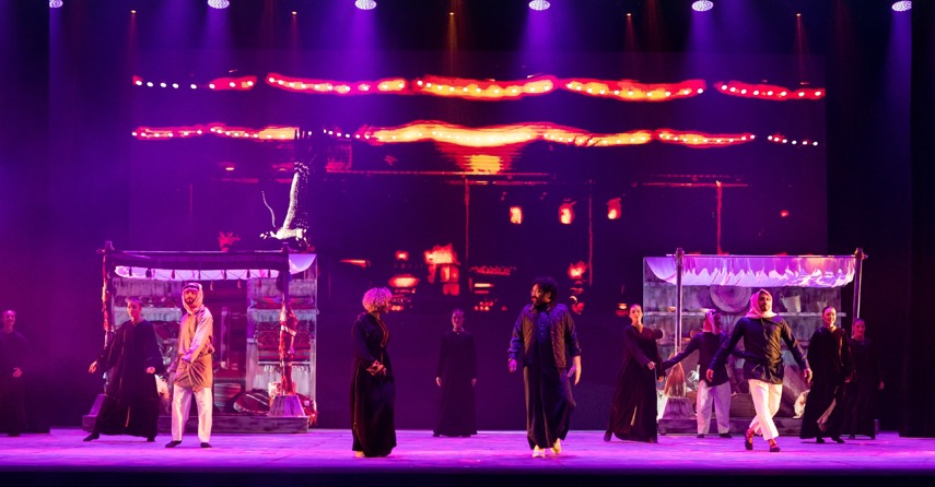 جانب من أحد العروض المسرحية في مهرجان أندية الهواة المسرحي في الرياض