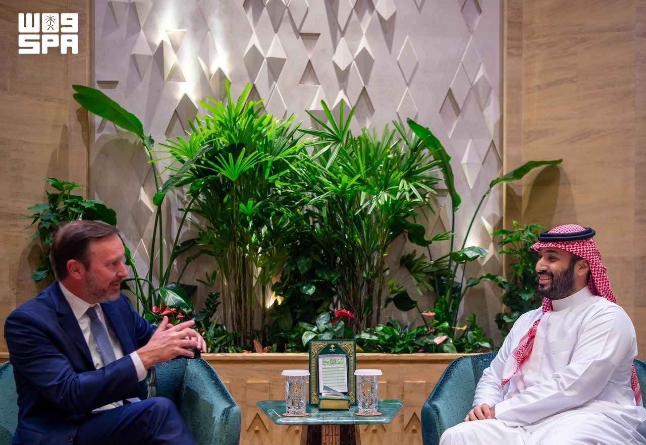 ولي العهد السعودي يبحث تطورات الأوضاع الإقليمية والدولية مع السيناتور الأميركي كريس مورفي