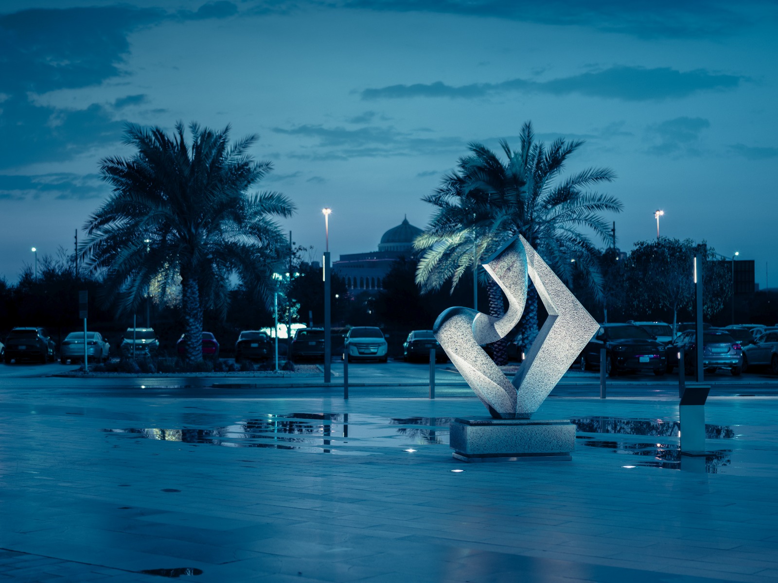 عمل فني ضمن أعمال طويق للنحت