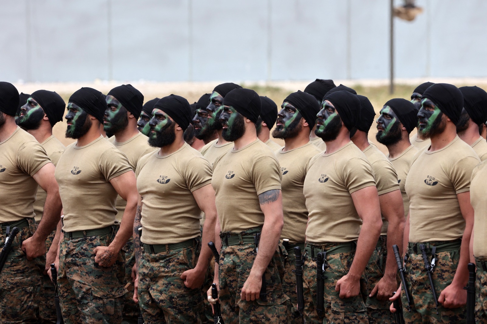 مقاتلو حزب الله يقومون بتدريبات عسكرية قبيل الذكرى الانسحاب الإسرائيلي من جنوب لبنان. 21 مايو 2023