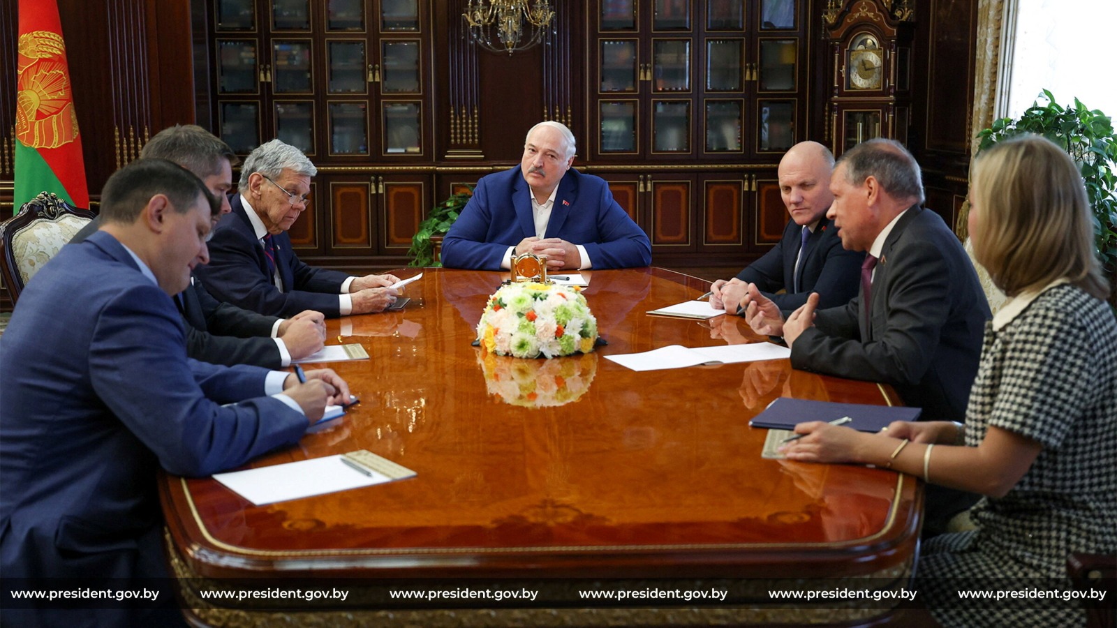 الرئيس البيلاروسي ألكسندر لوكاشينكو في اجتماع مع وفد أميركي برئاسة جون كوال في العاصمة مينسك. 11 سبتمبر 2025