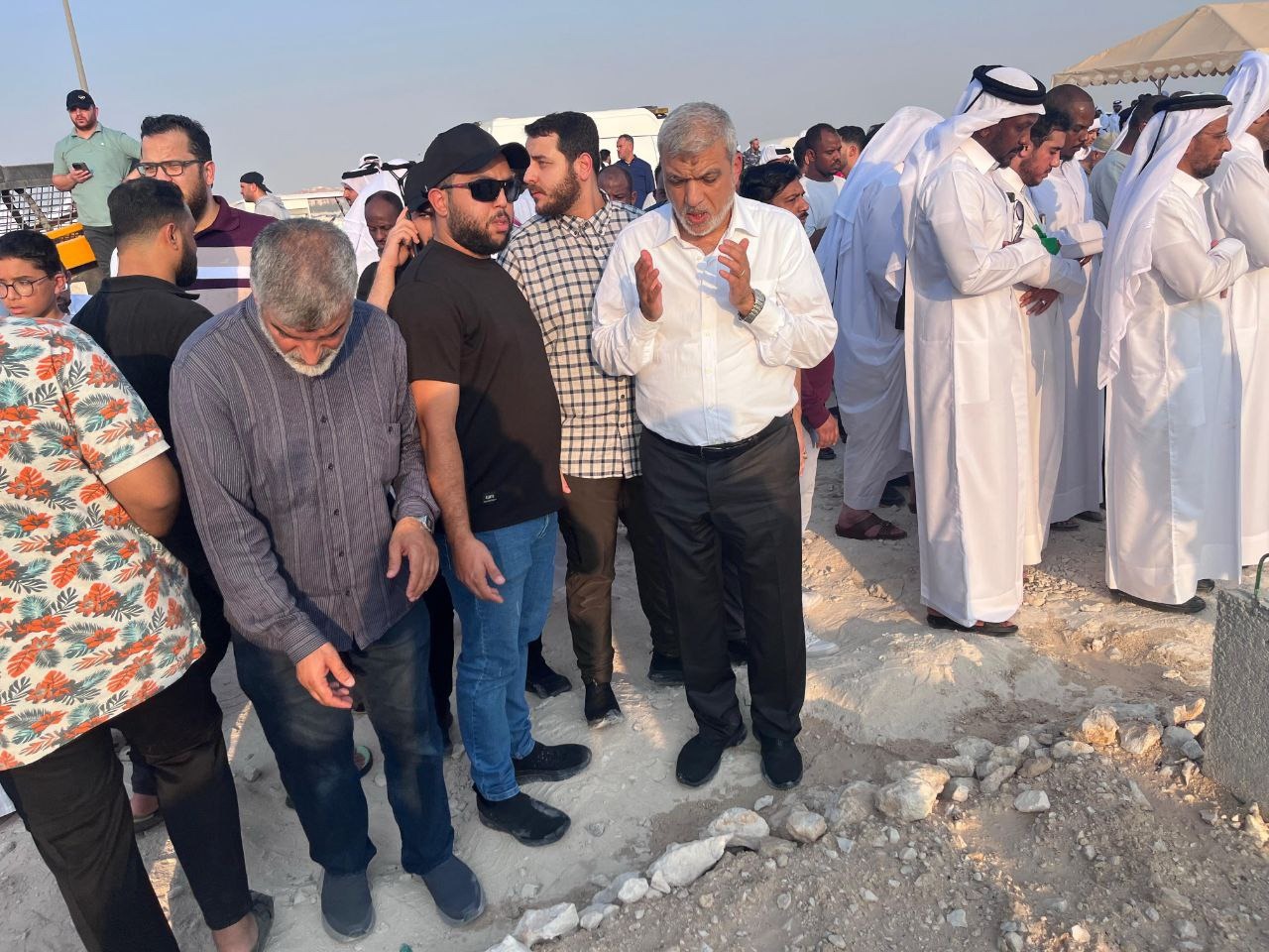 القيادي في حركة حماس عزت الرشق خلال تشييع ضحايا الهجوم الإسرائيلي على الدوحة. 11 سبتمبر 2025