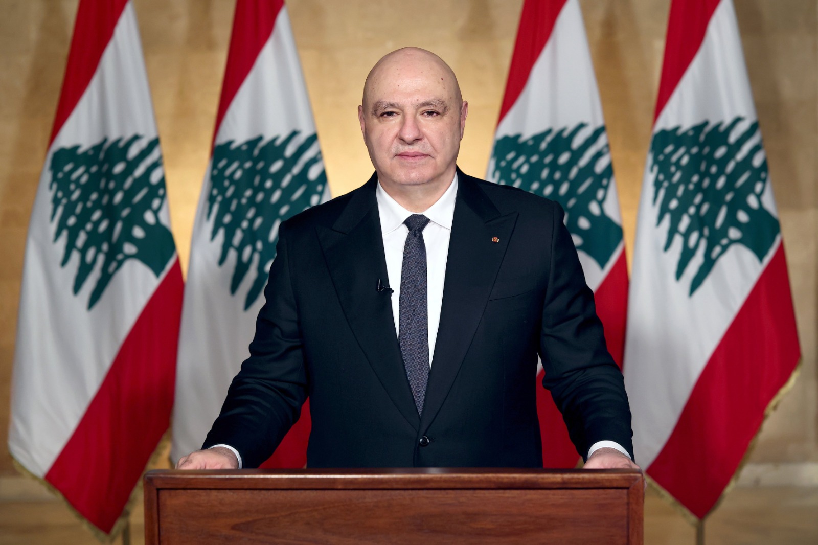 عون يرحب بقرار ترمب إلغاء القيود على النقل الجوي مع لبنان