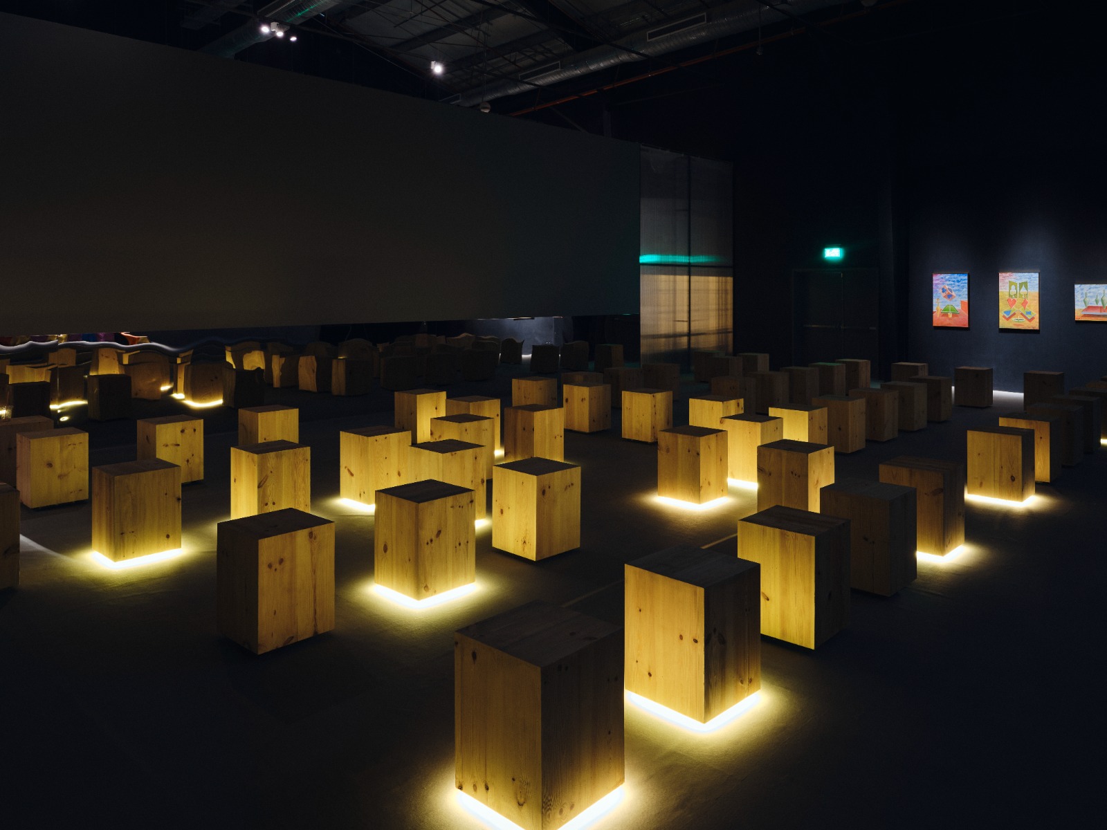 أحد الأعمال المشاركة في المعرض