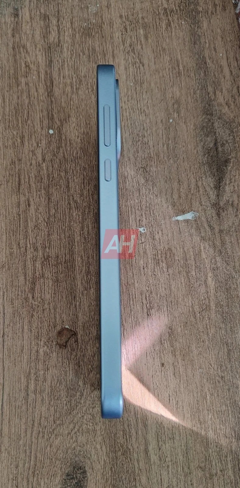 صور مسربة لهاتف ون بلس تربو