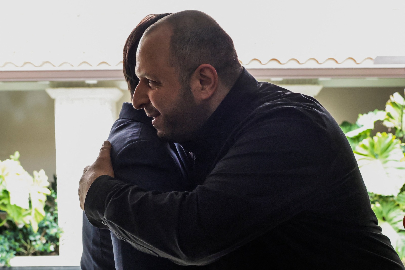 مستشار الأمن القومي والدفاع الأوكراني رستم عمروف مع وزير الخارجية الأميركي ماركو روبيو عقب اجتماع مدينة هالانديل بيتش بولاية فلوريدا. 30 نوفمبر 2025