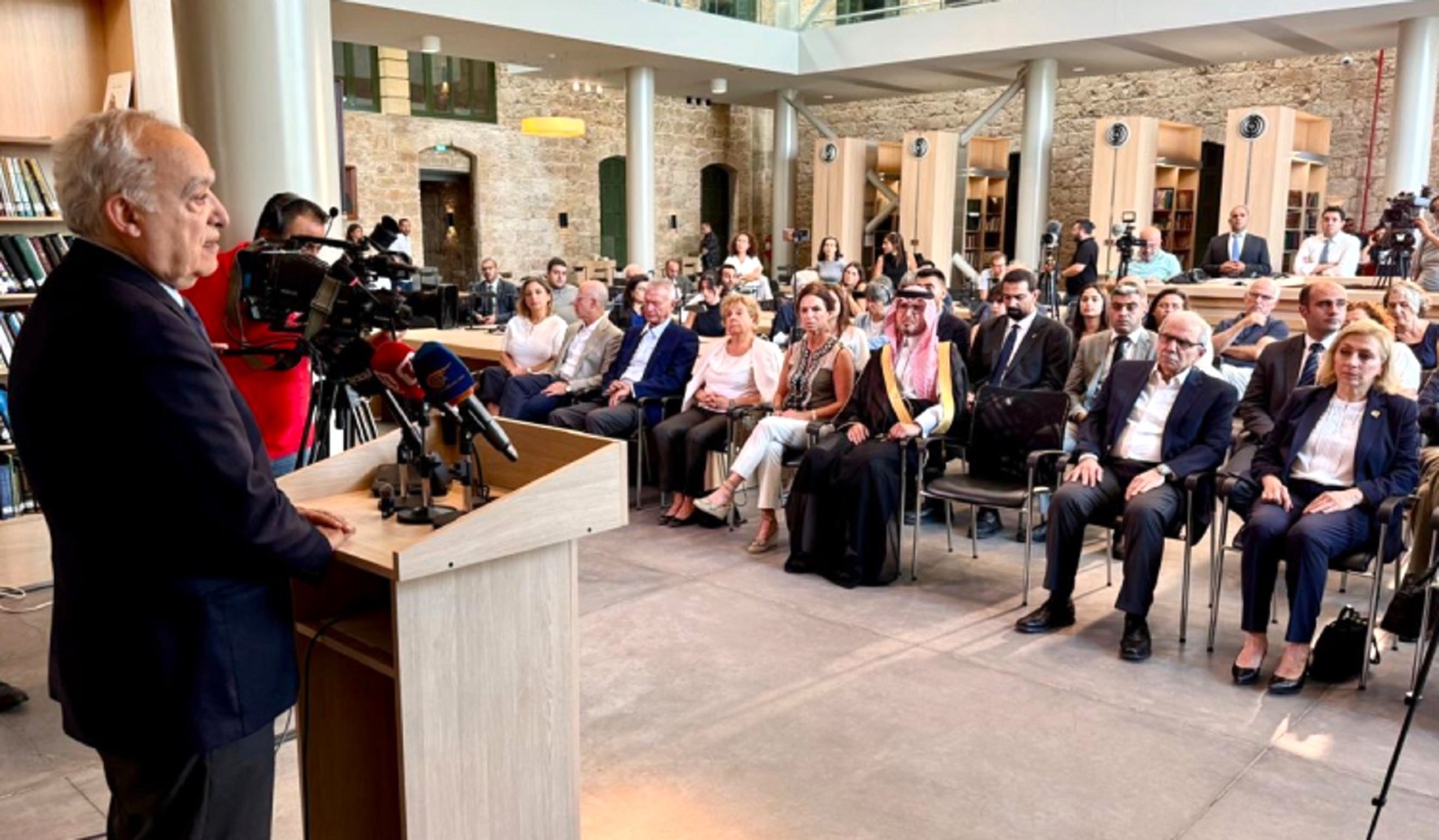 وزير الثقافة اللبناني غسان سلامة خلال المؤتمر الصحفي. 3 أغسطس 2025