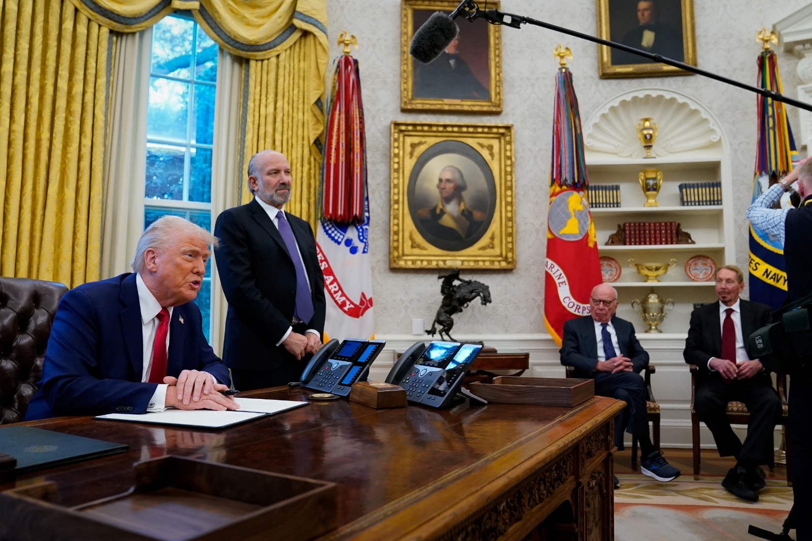 الملياردير الأميركي لاري إليسون خلال فعالية في البيت الأبيض بواشنطن. 3 فبراير 2025