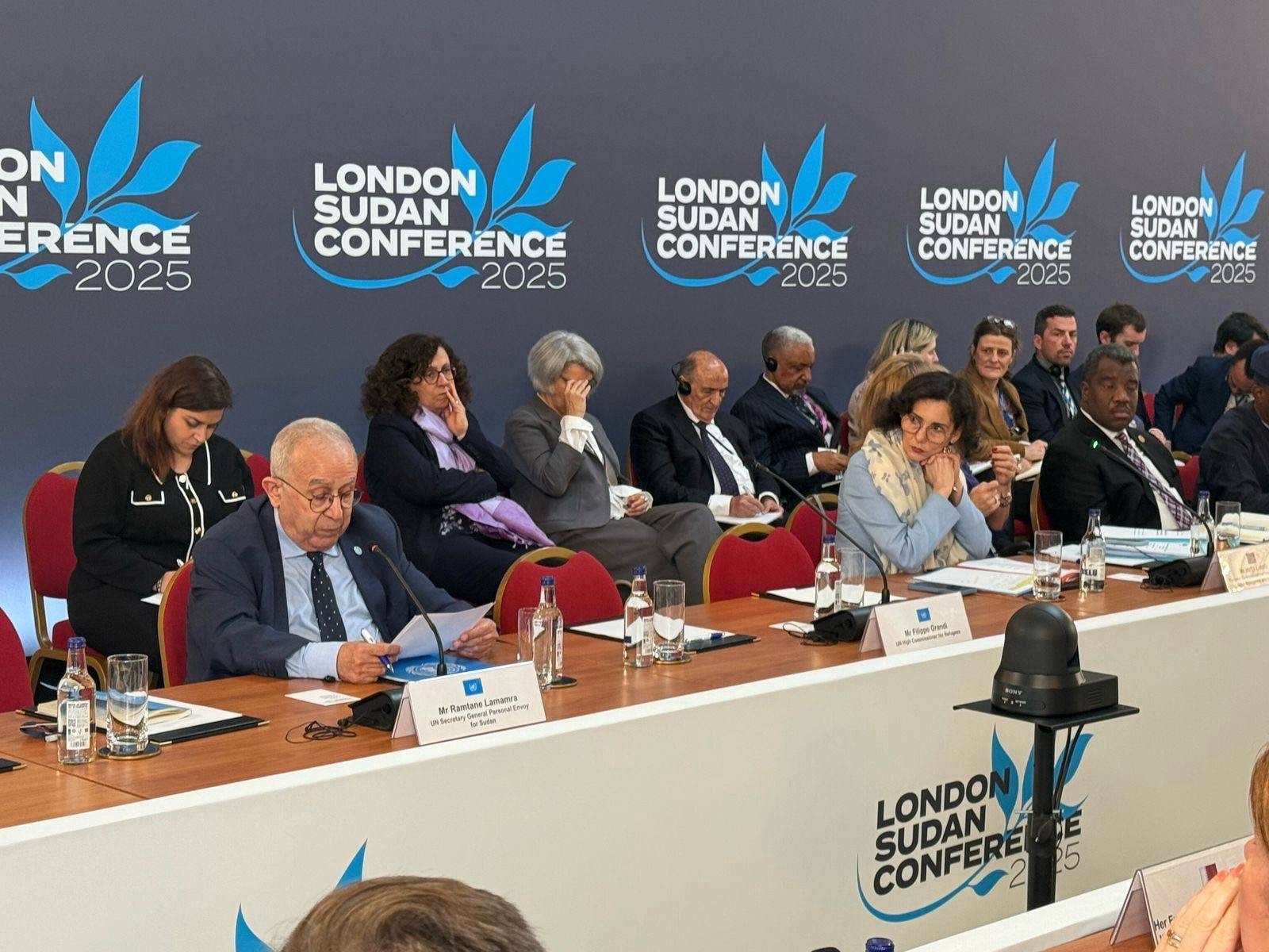 المبعوث الأممي إلى السودان رمطان لعمامرة خلال مؤتمر لندن بشأن السودان، بريطانيا. أبريل 2025