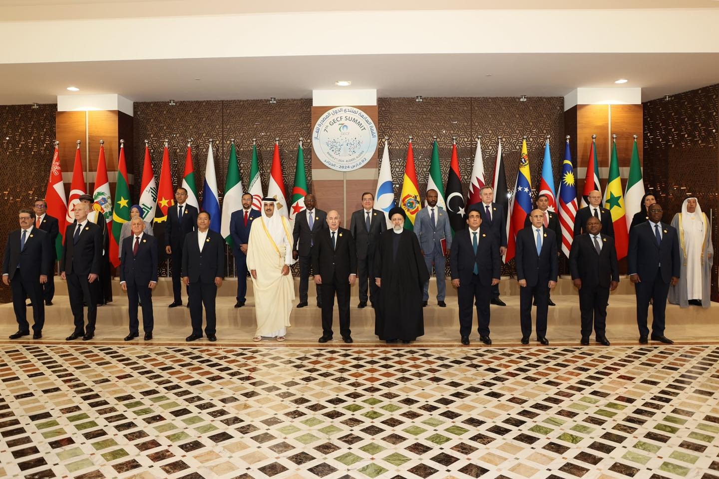 صورة جماعية للمشاركين في القمة السابعة لمنتدى الدول المصدرة للغاز في الجزائر. 02 مارس 2024 - AlgerianPresidency