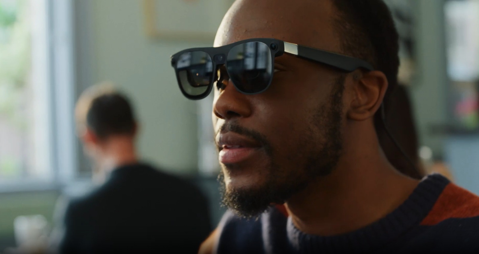 نموذج نظارة Project Aura التجريبي من XREAL وجوجل