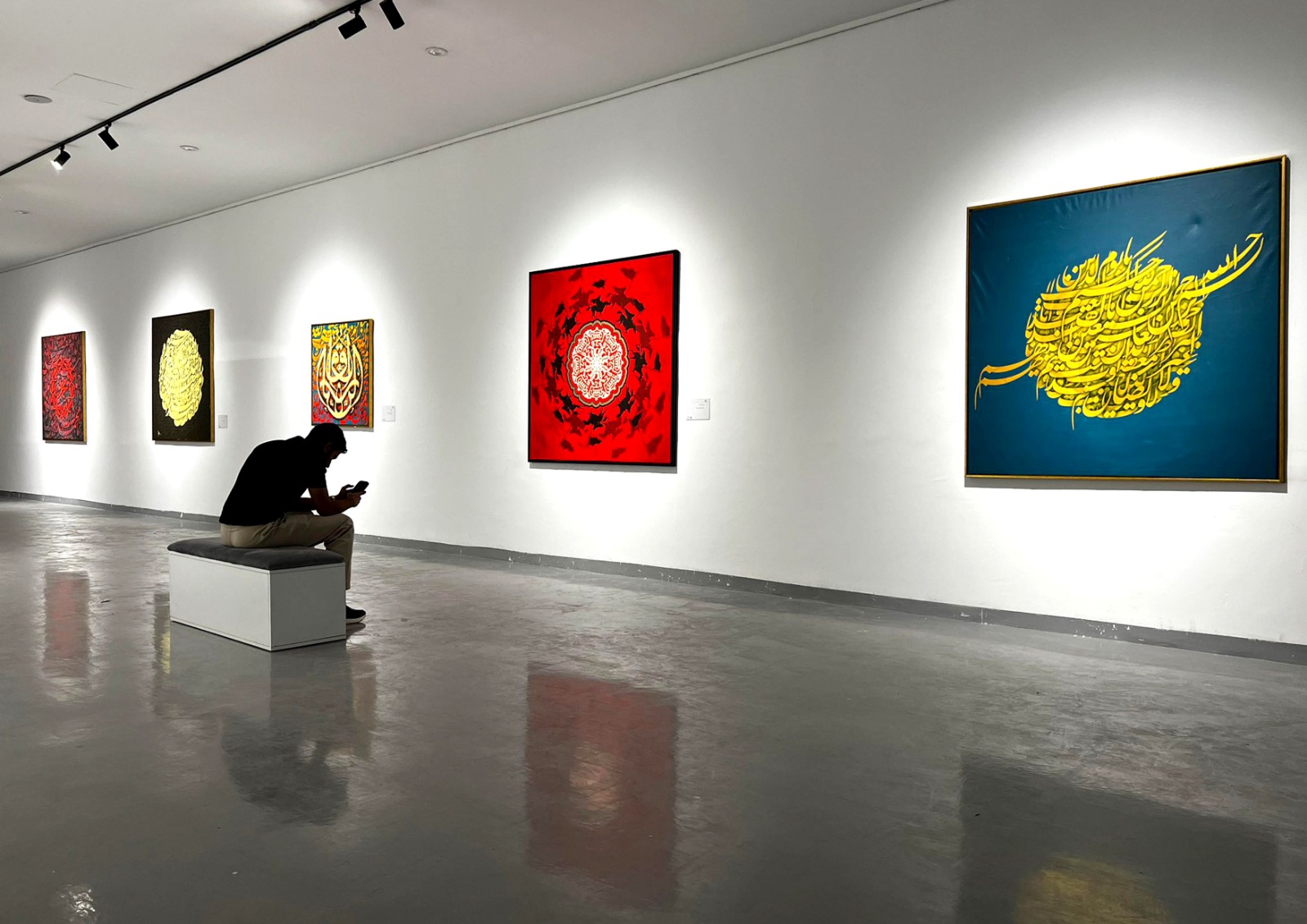 من معرض طواف