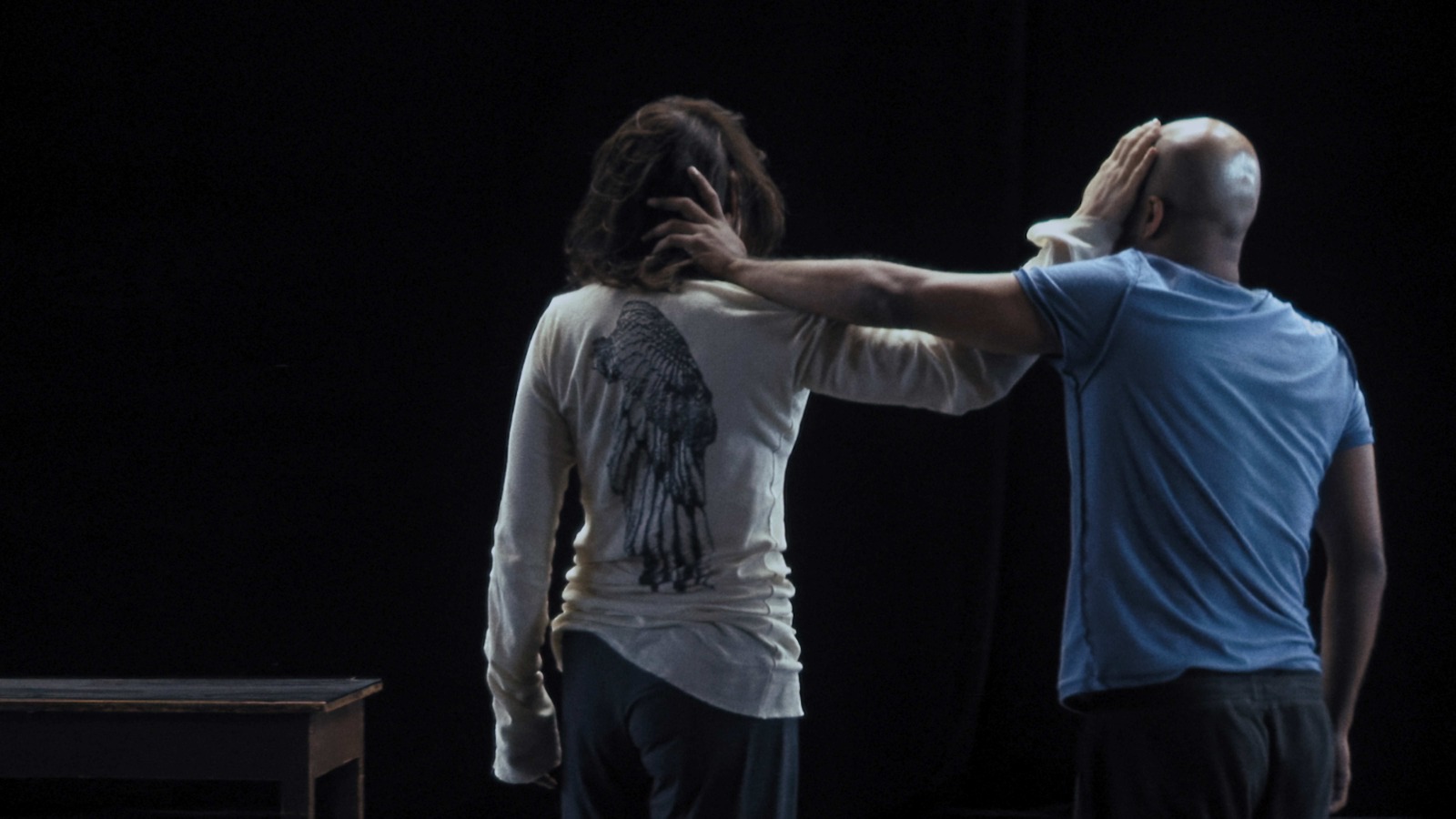 في ـ آي: في الحركة 