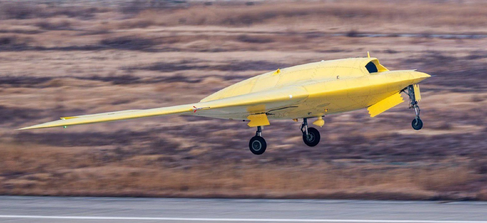 المسيرة الصينية الشبحية CH-7 خلال رحلتها الجوية الأولى