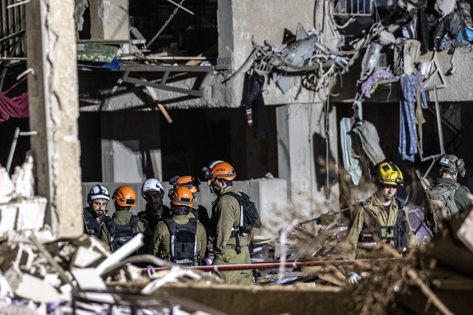 مبان مدمرة في عراد بجنوب إسرائيل جراء هجوم صاروخي إيراني، 21 مارس 2026