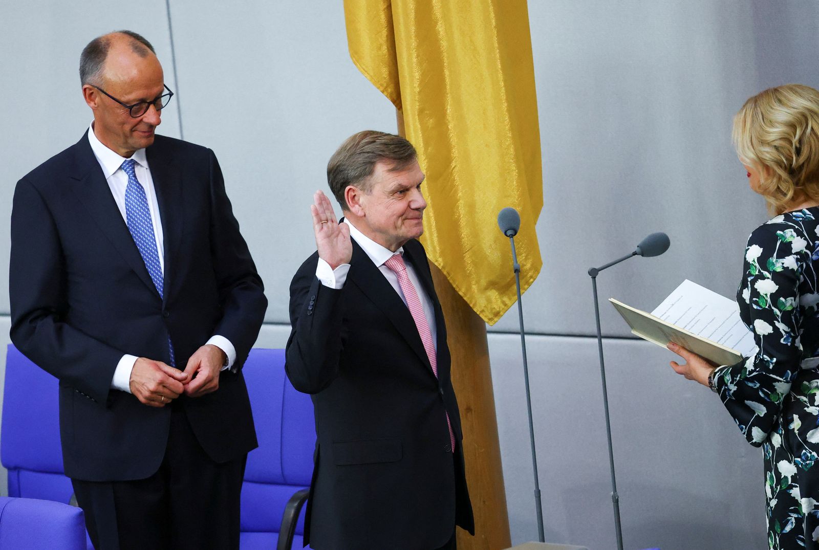 Johann Wadephul is sworn in by German Parliament President Julia Kloeckner as the German Foreign Minister, next to the new German Chancellor Friedrich Merz, at the German lower house of parliament Bundestag, in Berlin, Germany May 6, 2025. REUTERS/Lisi Niesner