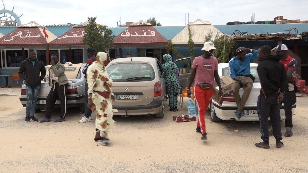 مهاجرون من السنغال عالقون بالقرب من معبر الكركارات - الشرق