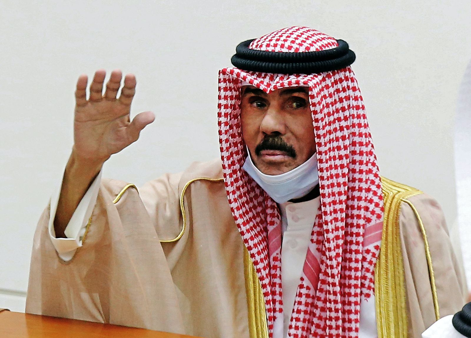 أمير الكويت الشيخ نواف الأحمد الجابر الصباح خلال حضوره الدورة الثانية من الفصل التشريعي السادس عشر في مجلس النواب الكويتي -  26 أكتوبر 2021