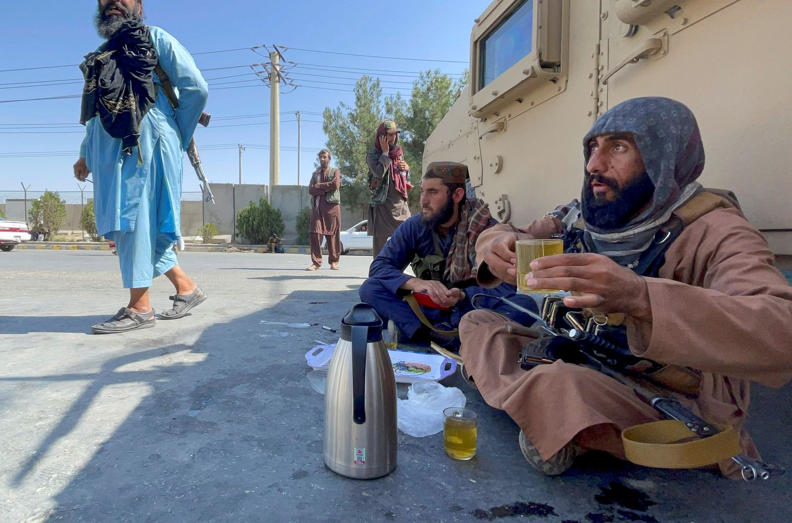 مسلحون من حركة طالبان في العاصمة الأفغانية كابول 27 أغسطس 2021 - REUTERS