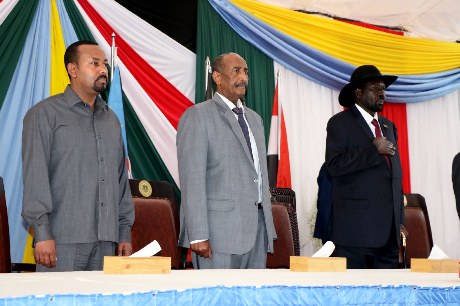آبي أحمد ورئيس المجلس الانتقالي السوداني ورئيس جنوب السودان. جوبا - REUTERS
