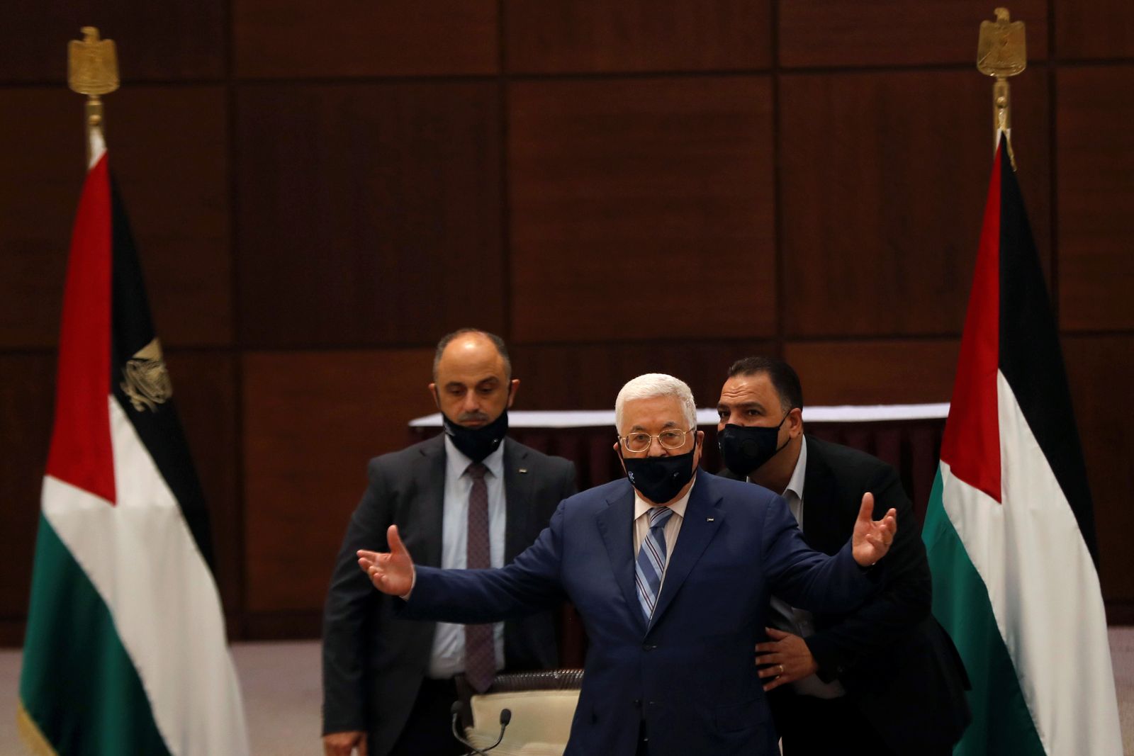 الرئيس الفلسطيني محمود عباس خلال لقاء مع القيادة الفلسطينية في رام الله- 18 أغسطس 2020 - REUTERS