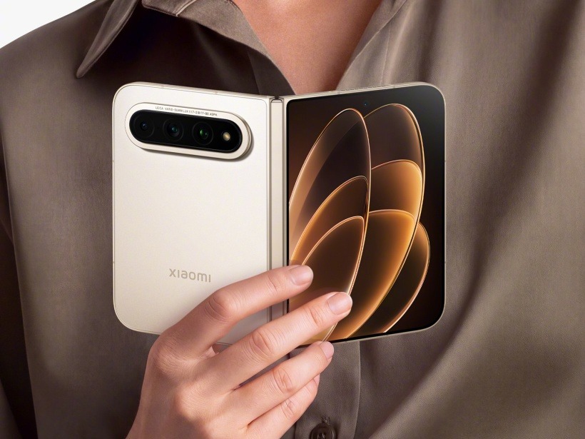 هاتف Xiaomi 18 Fold القابل للطي - Xiaomi