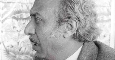 الشاعر الذي ابتعد عن المنابر -  اندبندنت عربية