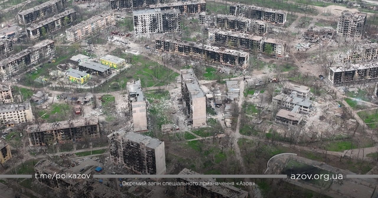 صورة جوية للدمار في مدينة ماريوبل الأوكرانية جراء الغزو الروسي. 24 أبريل 2022 - via REUTERS