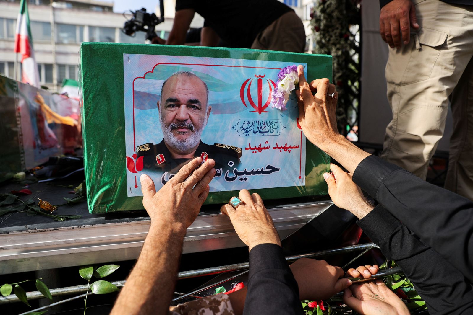 People attend the funeral procession of Iranian military commanders and nuclear scientists killed in Israeli strikes, in Tehran, Iran, June 28, 2025. Majid Asgaripour/WANA (West Asia News Agency) via REUTERS   ATTENTION EDITORS - THIS PICTURE WAS PROVIDED BY A THIRD PARTY