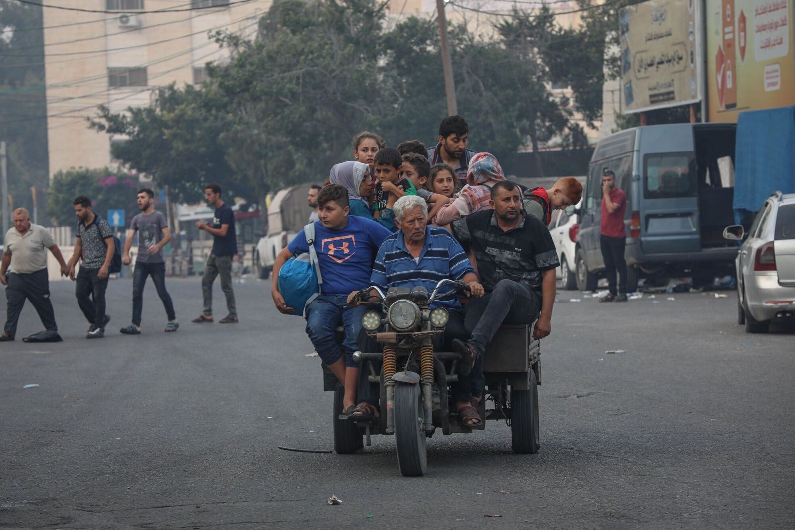 Palestinian citizens evacuate their homes in eastern area of the Gaza Strip for the shelters of the United Nations Relief and Works Agency for Palestine Refugees (UNRWA) following Israeli airstrikes in Gaza City, Gaza, on Sunday, Oct. 8. 2023. Fighting continued in southern Israel for a second day as Israeli Defence Forces sought to regain control of areas infiltrated yesterday by militants from the Gaza Strip. Photographer: Ahmad Salem/Bloomberg