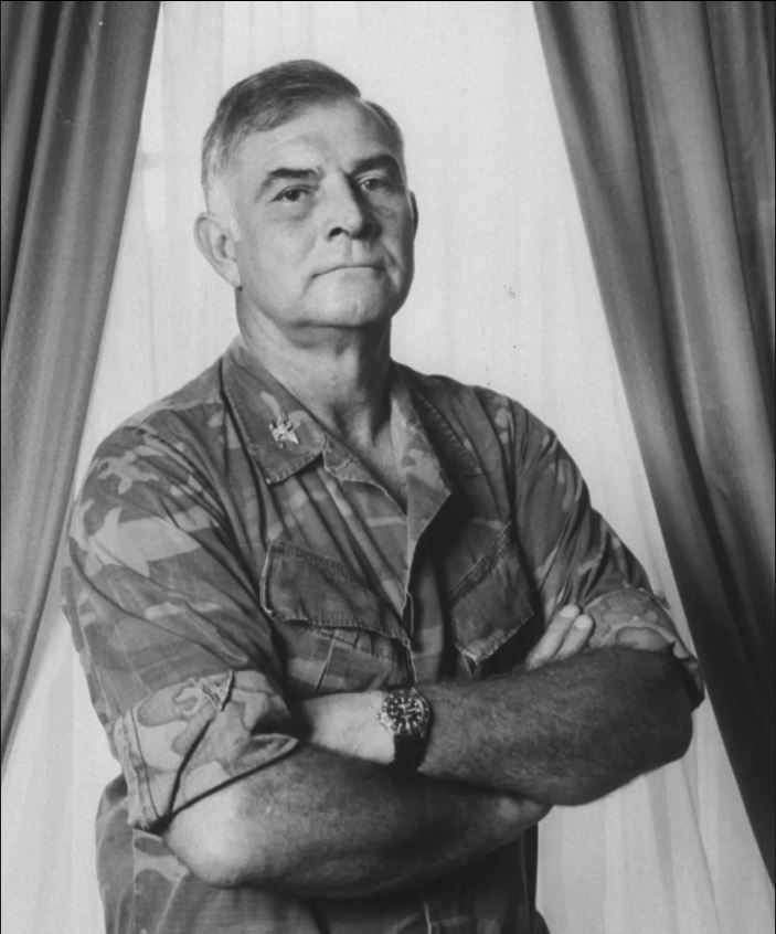 مؤسس وحدة 'دلتا فورس Delta force' العقيد الأميركي تشارلز بيكويث